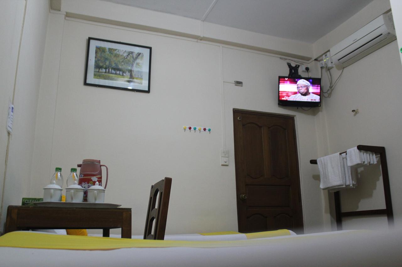 Mother Land Inn 2 Yangon Exterior foto